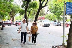 Hà Nội đầu tư cải tạo, chỉnh trang nhiều tuyến vỉa hè