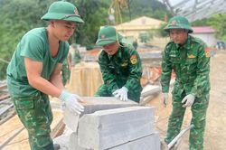 480 lượt cán bộ, chiến sĩ biên phòng tham gia xây dựng điểm Trường Mầm non Cốc Pàng