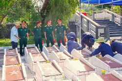 Qu&acirc;n khu 9 kiểm tra c&ocirc;ng t&aacute;c lấy mẫu h&agrave;i cốt liệt sĩ phục vụ gi&aacute;m định ADN tại C&agrave; Mau