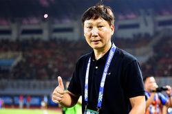 Chuyên gia Indonesia hết lời khen HLV Kim Sang-sik