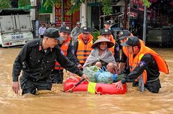 Chi tiết mức hỗ trợ cho người di dời khẩn cấp khỏi vùng thiên tai ở Lào Cai