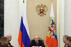 Tổng thống Vladimir Putin điều chỉnh chỉ huy quân đội tham gia chiến dịch quân sự đặc biệt
