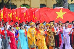 Bộ Nội vụ đề xuất nghỉ 4 ng&agrave;y li&ecirc;n tiếp dịp Ng&agrave;y Văn h&oacute;a Việt Nam 2026 v&agrave; Quốc kh&aacute;nh 2027