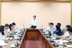 Bộ Y tế đề xuất tăng mức hưởng, mở rộng phạm vi chi trả BHYT theo lộ trình, bảo đảm cân đối Quỹ