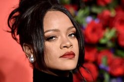 Sau 10 năm, Rihanna cuối c&ugrave;ng cũng chịu thu &acirc;m album mới, khi n&agrave;o ph&aacute;t h&agrave;nh?