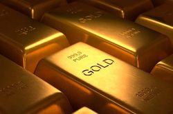 Gi&aacute; v&agrave;ng thế giới tăng dựng đứng, chỉ c&ograve;n thấp hơn v&agrave;ng trong nước 5 triệu đồng/lượng