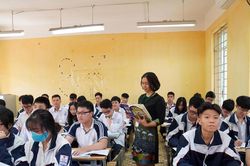 Đề xuất sửa quy định bổ nhiệm, xếp lương gi&aacute;o vi&ecirc;n