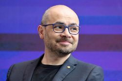Google thay đổi ban lãnh đạo trong lĩnh vực AI