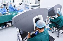 Bệnh viện đầu tiên mổ ung thư bằng 2 'siêu robot trăm tỷ' tại Việt Nam
