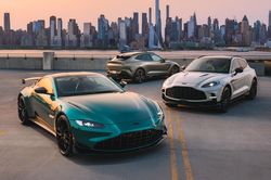 Aston Martin 'tiến tho&aacute;i lưỡng nan' t&igrave;m nguồn vốn