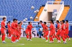 Tuyển Việt Nam vắng h&agrave;ng loạt trụ cột