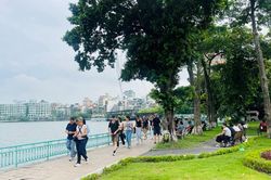 Nắng nóng đang 'vẽ lại' bản đồ du lịch thế giới