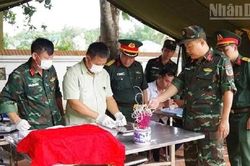Điện Biên quyết tâm hoàn thành khai quật, lấy mẫu hài cốt liệt sĩ tại các nghĩa trang trước ngày 30/9
