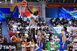 Saigon Heat giành vé play-off sau màn ngược dòng nghẹt thở