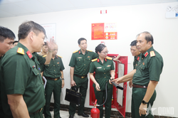 Thượng tướng Phùng Sĩ Tấn kiểm tra tiến độ xây dựng nhà công vụ Bộ Tổng Tham mưu
