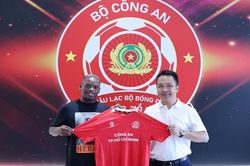CLB Công an TPHCM chiêu mộ ngoại binh thứ 3