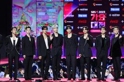 THE BOYZ 'đổi chủ'