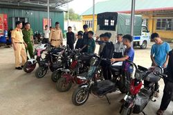 Học sinh Đắk Lắk cam kết th&aacute;o đồ 'độ chế', trả xe đạp điện về nguy&ecirc;n trạng
