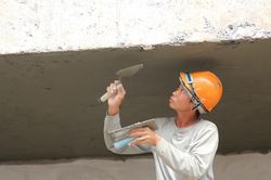 Vượt nắng gi&oacute;, những người thợ từng ng&agrave;y ho&agrave;n thiện c&ocirc;ng tr&igrave;nh cho tr&ograve; v&ugrave;ng bi&ecirc;n