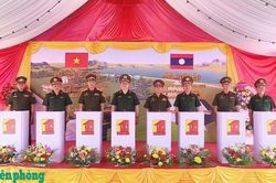 Đại tướng Nguyễn Trọng Nghĩa dự lễ khởi công xây dựng doanh trại Tiểu đoàn 988 và thăm Trường Lý luận chính trị Quân đội nhân dân Lào