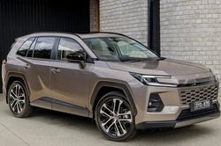 Mitsubishi nhắm cạnh tranh với SUV bán chạy nhất của Toyota