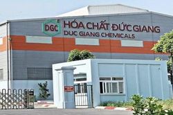 Sắc đỏ bao tr&ugrave;m, cổ phiếu H&oacute;a chất Đức Giang vẫn tăng kịch trần