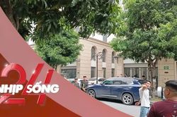 NHỊP SỐNG 24: Cảnh sát xuất hiện tại nhà Huấn 'Hoa Hồng'