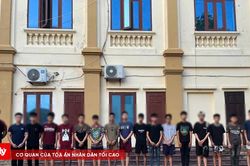 Khởi tố nhóm thanh thiếu niên mang hung khí đánh nhau