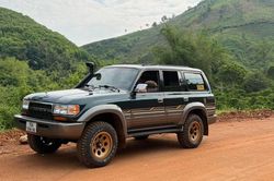 Dân chơi 9X 'hồi sinh' Land Cruiser LC80 1995, săn 200 phụ tùng khắp thế giới