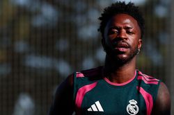 Real Madrid đặt tối hậu thư, Vinicius phản ứng gắt
