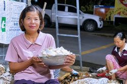 Người phụ nữ Thanh Hóa biến củ 'chống đói' thành đặc sản vùng cao