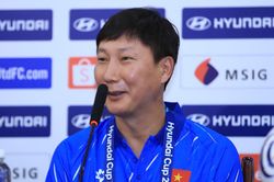 HLV Kim Sang Sik: Tuyển Việt Nam có điều chỉnh, sẽ thắng Campuchia