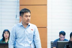 Đại biểu dẫn vụ livestream tặng qu&agrave; tiền tỷ để g&oacute;p &yacute; sửa Luật Ph&ograve;ng, chống rửa tiền