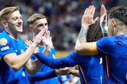 Chelsea thanh lý gấp 11 cầu thủ, thu về 500 triệu bảng