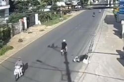 Tạm giữ thanh ni&ecirc;n đạp ng&atilde; chồng cũ của bạn g&aacute;i giữa đường