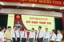 Đồng chí Dương Đình Chỉnh dự Kỳ họp thứ 4, HĐND xã Văn Kiều