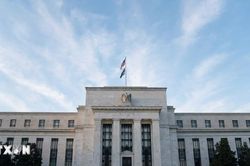 Thống đốc Fed khuyến nghị tăng lãi suất nếu lạm phát không sớm hạ nhiệt