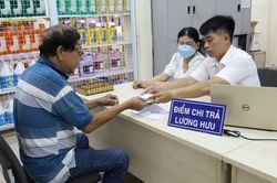 Hạ dần tuổi hưởng trợ cấp hưu tr&iacute; x&atilde; hội xuống 70 tuổi