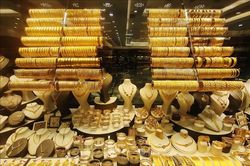 Giá vàng tăng mạnh nhất trong 6 tháng nhờ triển vọng thỏa thuận Hormuz