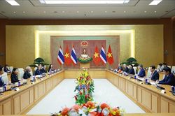Thủ tướng L&ecirc; Minh Hưng hội kiến Chủ tịch Quốc hội ki&ecirc;m Chủ tịch Hạ viện Th&aacute;i Lan