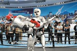 Robot hình người Trung Quốc: Cơn sốt công nghệ hay bong bóng mới?