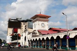 Nghiên cứu xây bãi đỗ xe ngầm và trung tâm thương mại ở Bến Thành