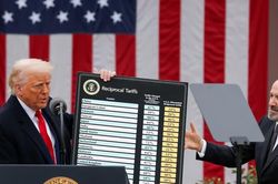 Chính quyền Trump hoàn trả 100 tỷ USD thuế quan