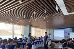 Th&uacute;c đẩy hợp t&aacute;c &ldquo;Nh&agrave; trường - doanh nghiệp&rdquo; để ph&aacute;t triển nguồn nh&acirc;n lực