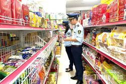 H&agrave;ng trăm sản phẩm c&aacute;nh g&agrave;, que cay... kh&ocirc;ng r&otilde; nguồn gốc bị ti&ecirc;u hủyH&agrave;ng trăm sản phẩm c&aacute;nh g&agrave;, que cay... kh&ocirc;ng r&otilde; nguồn gốc bị ti&ecirc;u hủy