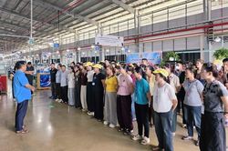 Kiến nghị của c&ocirc;ng nh&acirc;n được giải quyết, người lao động đồng loạt đi l&agrave;m trở lại