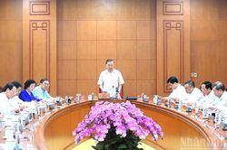 Tổng B&iacute; thư, Chủ tịch nước T&ocirc; L&acirc;m: Hạ tầng phải trở th&agrave;nh một ng&agrave;nh kinh tế chiến lược