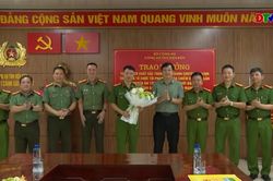 Khen thưởng các lực lượng tham gia đấu tranh bóc gỡ thành công 2 tổ chức tội phạm xuyên quốc gia
