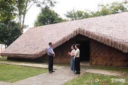 Không gian văn hóa dưới mái nhà dài