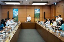 Kỳ họp không thường lệ thứ Nhất, Quốc hội khóa XVI: Đoàn Đại biểu Quốc hội thành phố Đồng Nai thảo luận về Dự án Luật sửa đổi, bổ sung một số điều của Luật Kiến trúc